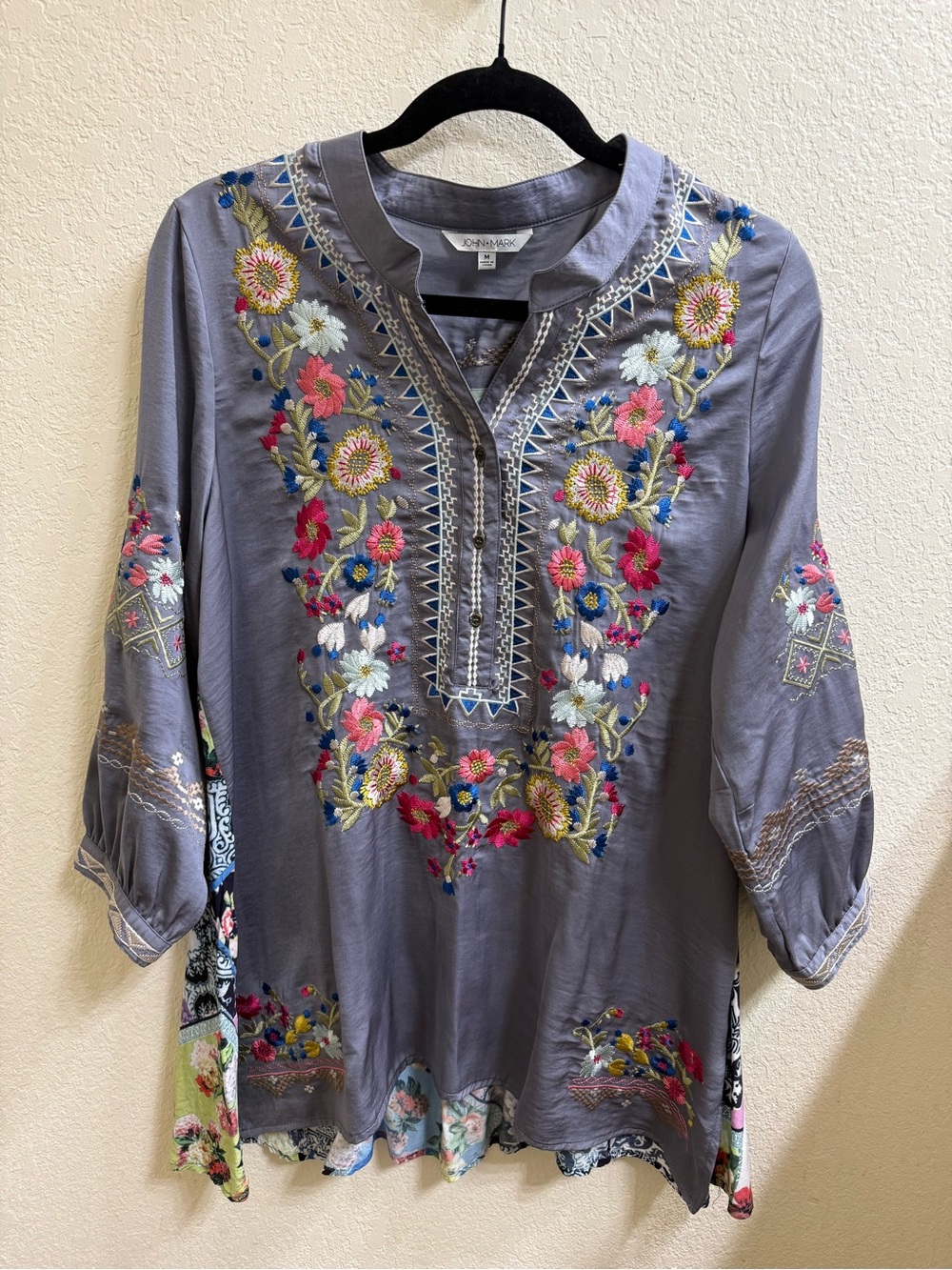 John Mark Fun Gray Embroidered Floral Tunic Top w/ Contrasting back Prints
